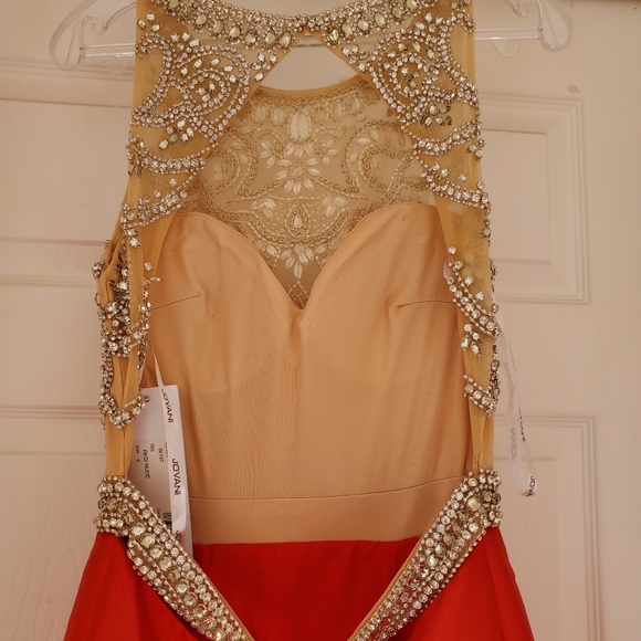 Red mermaid evening gown by Jovani, open back, size 6 - Picture 8 of 8